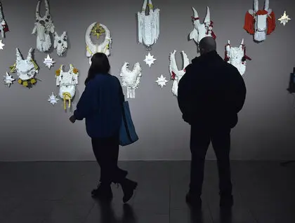 100 кіз Лесі Патоки - в Українському Домі відкрили виставку обрядових масок - фото 31