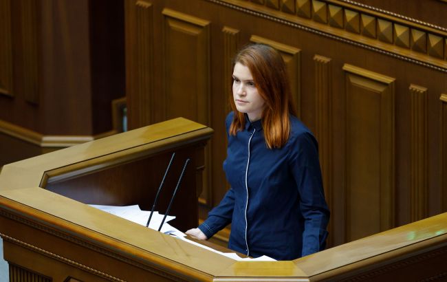 Безугла залишається в центрі уваги через скандальні заяви 1