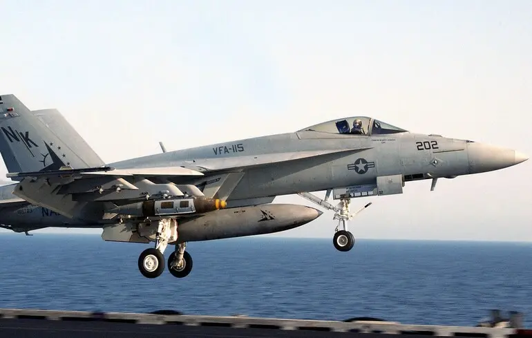 Блокада Венесуели США - Трамп задіяв авіацію та флот для повернення нафтових активів 1