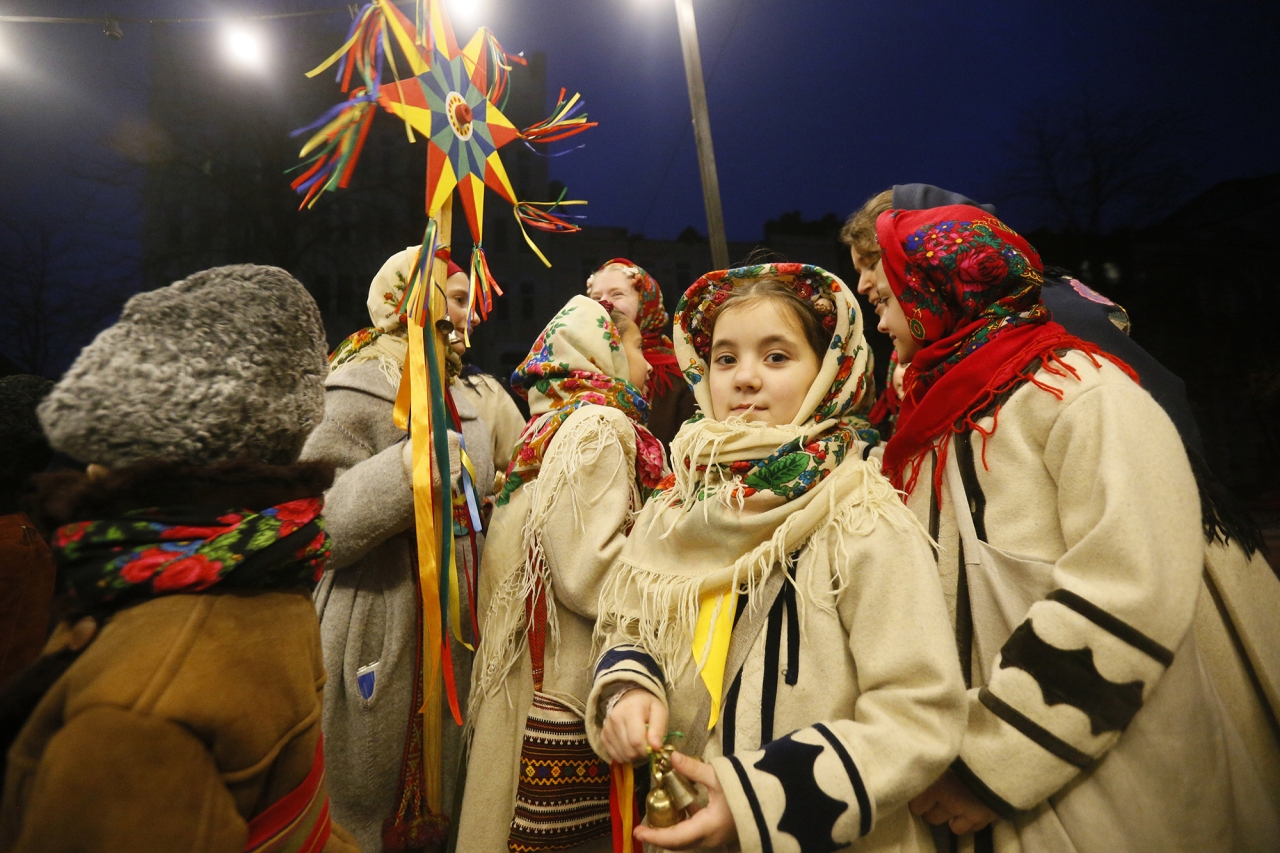 Етнолог Степан Павлюк в інтерв'ю РБК-Україна про зимові свята і традиції на Різдво Етнолог Степан Павлюк в інтерв'ю РБК-Україна про зимові свята і традиції на Різдво 4