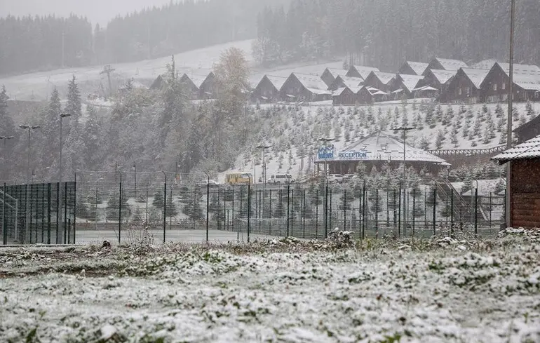 Гірськолижні курорти України чекають снігу, сезон досі не настав - які перспективи 1