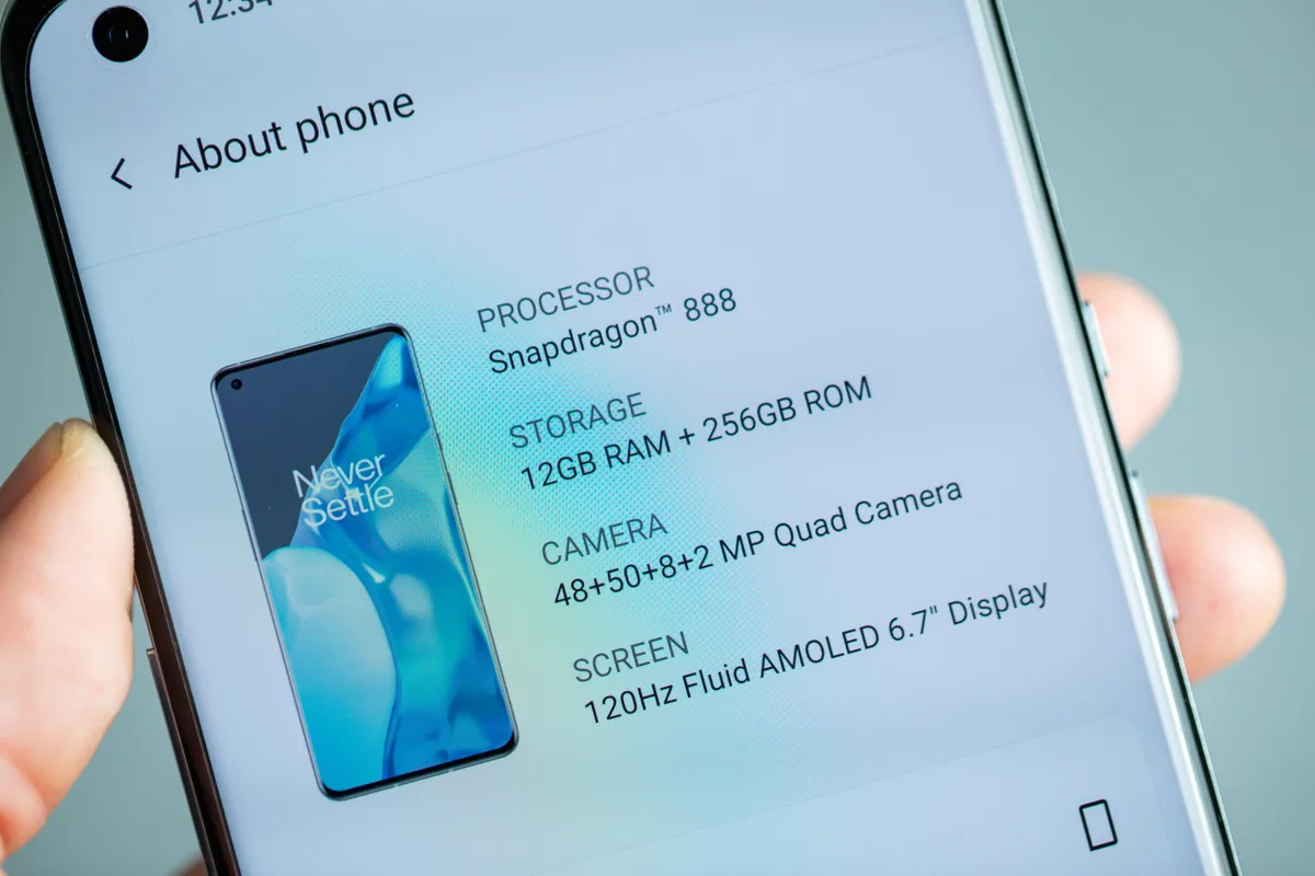 Як вибрати телефон у 2025 році - список порад, які допоможуть визначитися 5