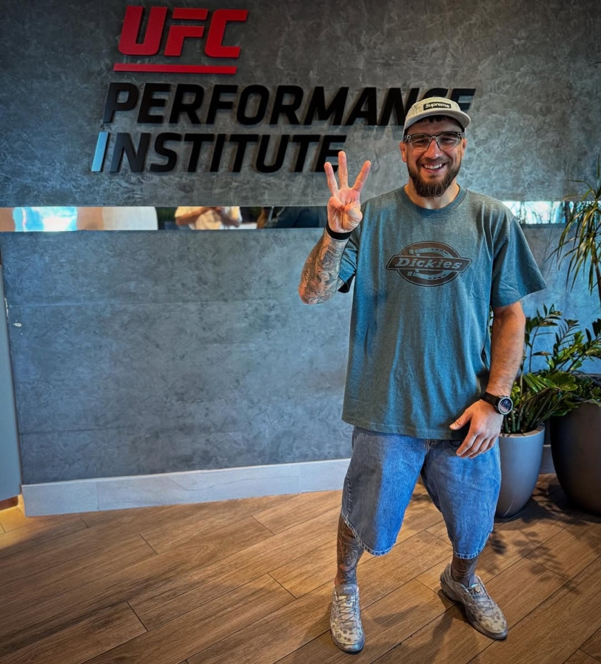 Ярослав Амосов Ніл Магні в UFC - хто переміг, відео бою 14 грудня 3