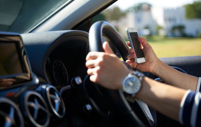 Китай заборонить непристойне листування навіть парам з метою моралізації 1