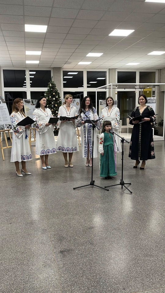 Культурна спадщина Маріуполя - у Литві презентували килими і архіви - фото 9