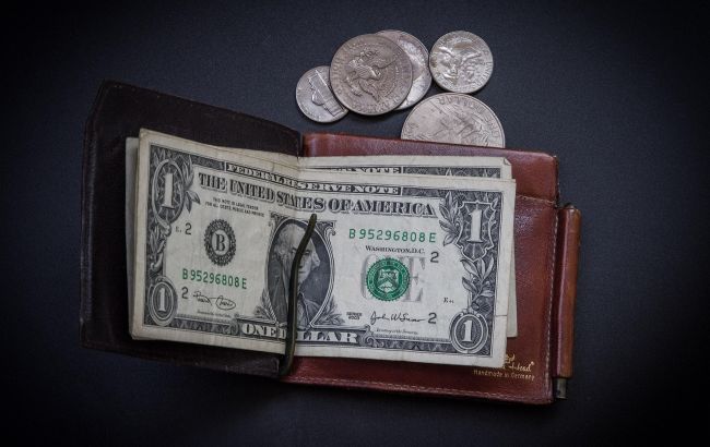 Курс долара НБУ на 30 грудня зріс на 15 копійок. 1