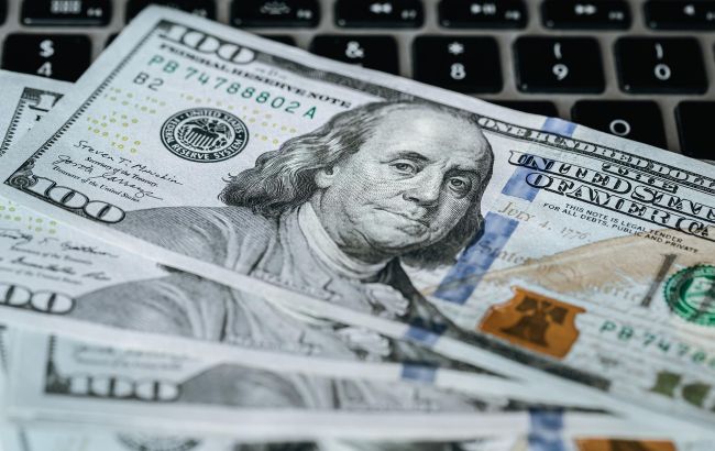 Курс долара НБУ на 31 грудня зріс на 17 копійок. 1