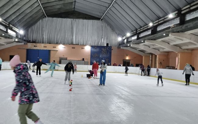 Льодову арену Крижинка у Києві можуть закрити 28 грудня - кияни подали петицію проти цього 1