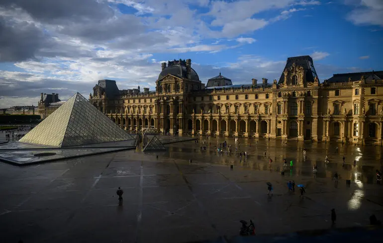 Лувр може закритися на свята - 200 працівників оголосили страйк через кризу та погіршення умов праці - новини культури 1
