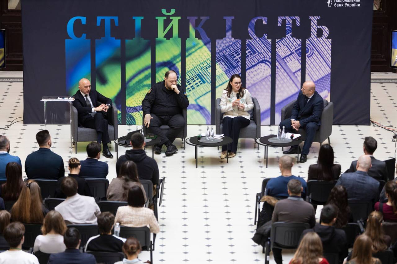 Монета 10 гривень з'явилася з Кримом та Донбасом 3