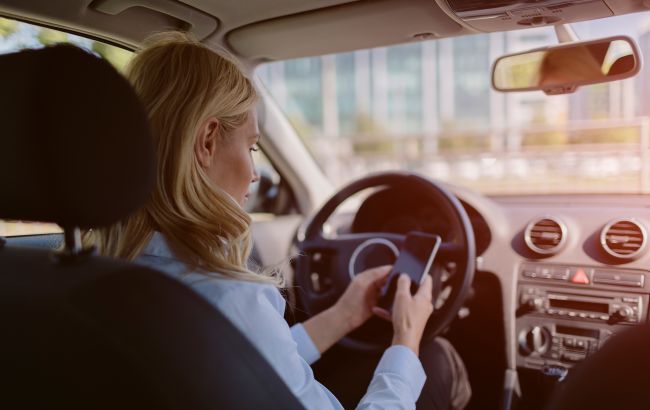 Новий дорожній знак білий ромб на синьому фоні це фейк у мережі - Білошицький, поліція 1