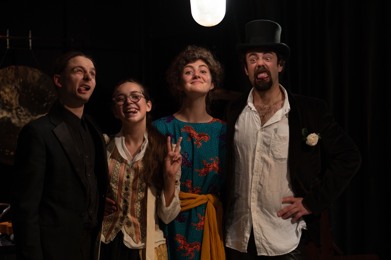 Підлітки й війна - як молодь із окупації та прифронтових міст шукає себе через театр 8