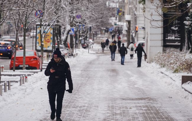 Погода в Україні 28 грудня - очікується сніг, вітер та ожеледиця 1