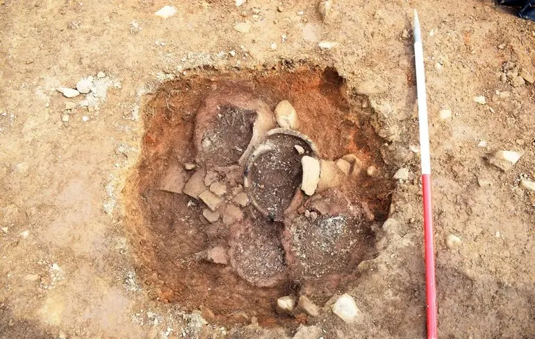 Поховання з Шотландії здивувало вчених - у ньому знайшли останки жертв катастрофи - фото 1