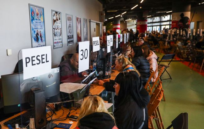 Польща заявляє про збільшення кількості молодих українців восени - що показують дані 1