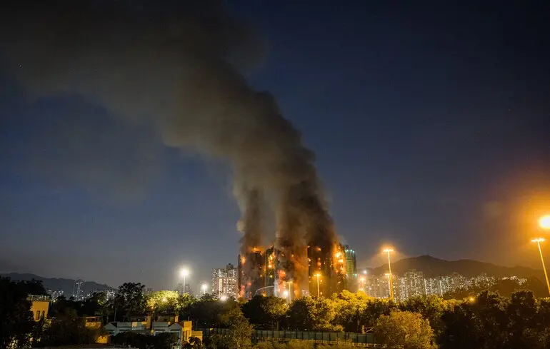 Пожежа у Гонконзі — арештовані підозрювані у ненавмисному вбивстві через неякісний ремонт 1