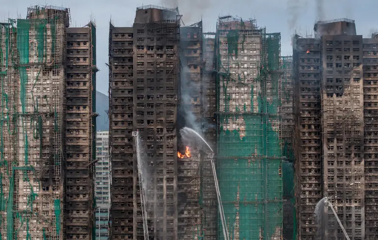 Пожежа в Гонконзі 2025 - Китай викликав іноземні ЗМІ за фейки та очорнення влади 1