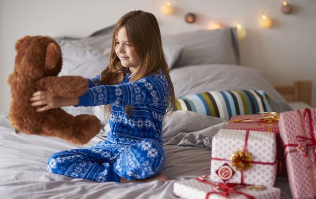 Привітання з Днем святого Миколая від батьків не брехня а традиція - як пояснити дитині суть свята 1