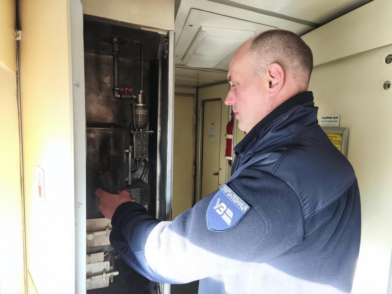 Провідник Укрзалізниці Сергій Ріпа в інтерв’ю РБК-Україна про особливості роботи 4