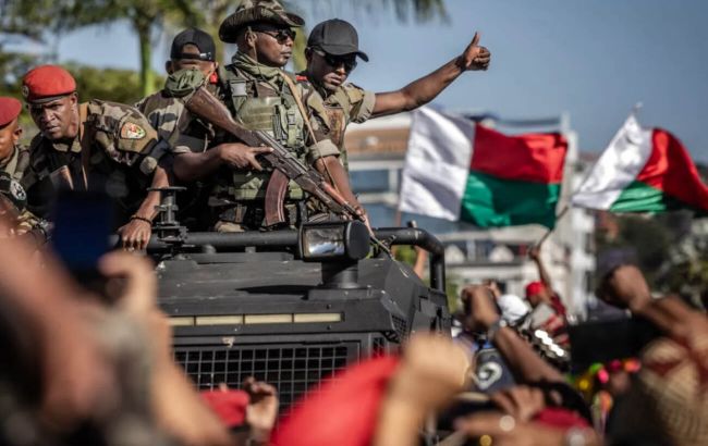 Росія передала зброю уряду Мадагаскару 1