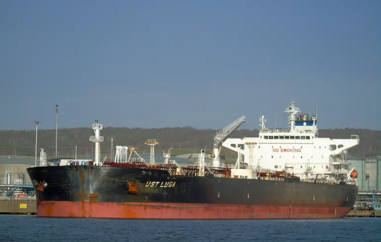 Санкції проти РФ - Біля Китаю накопичуються танкери, завантажені російською нафтою 1