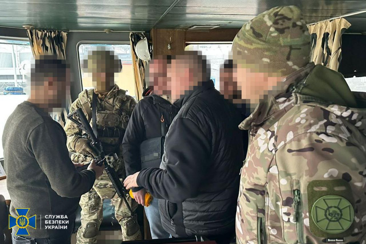 Судно тіньового флоту РФ заарештували в Одесі Судно тіньового флоту РФ заарештували в Одесі 3