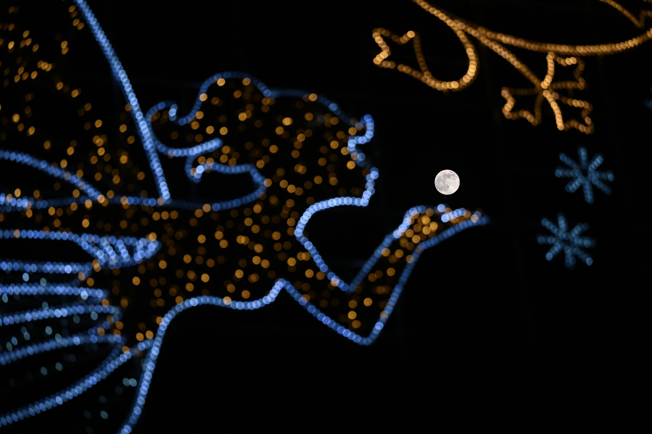 Супермісяць 5 грудня 2025 - відбулася остання повня року - фото 12