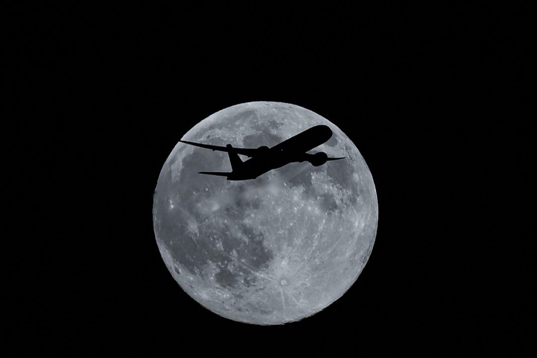 Супермісяць 5 грудня 2025 - відбулася остання повня року - фото 11