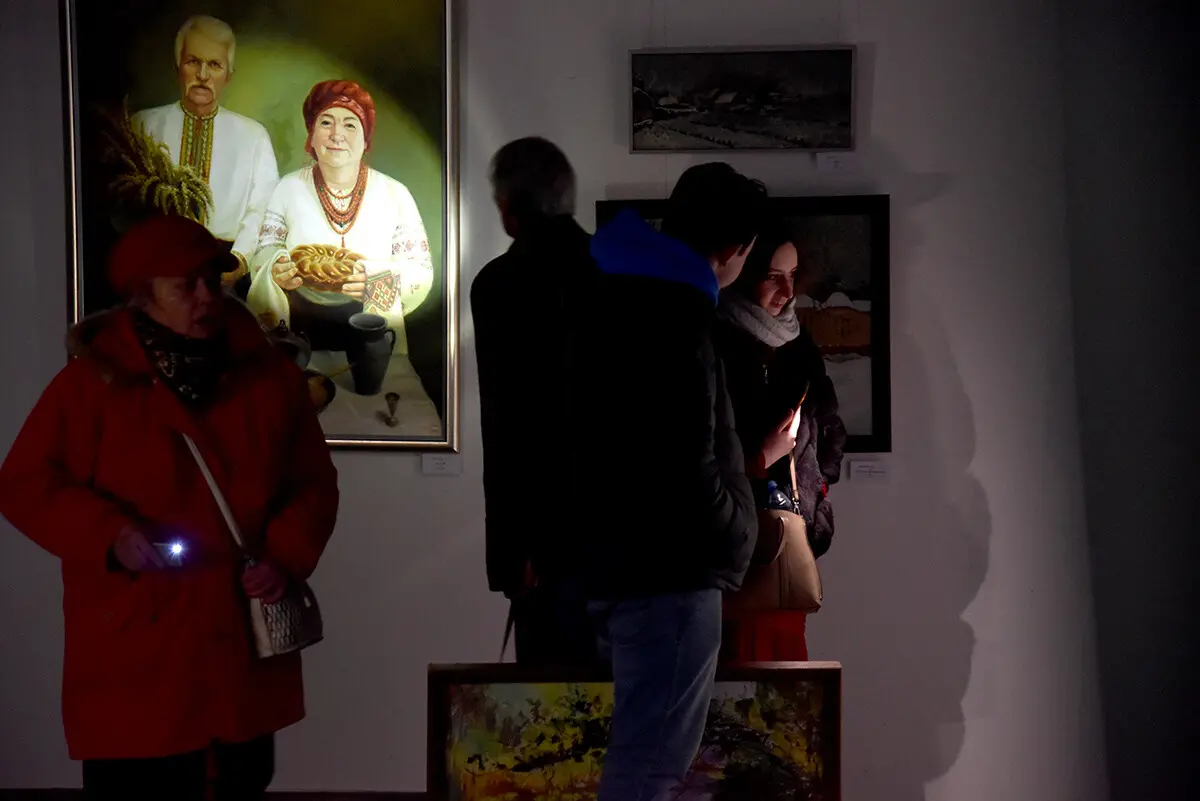 У Будинку художника презентували Різдвяну виставку: що можна побачити 10