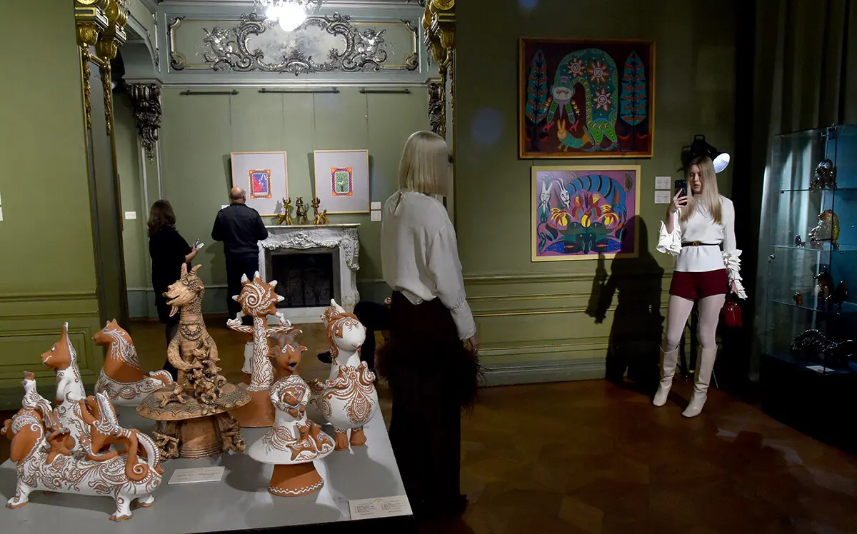 У Київській картинній галереї представили виставку творів трьох поколінь Примаченків 15