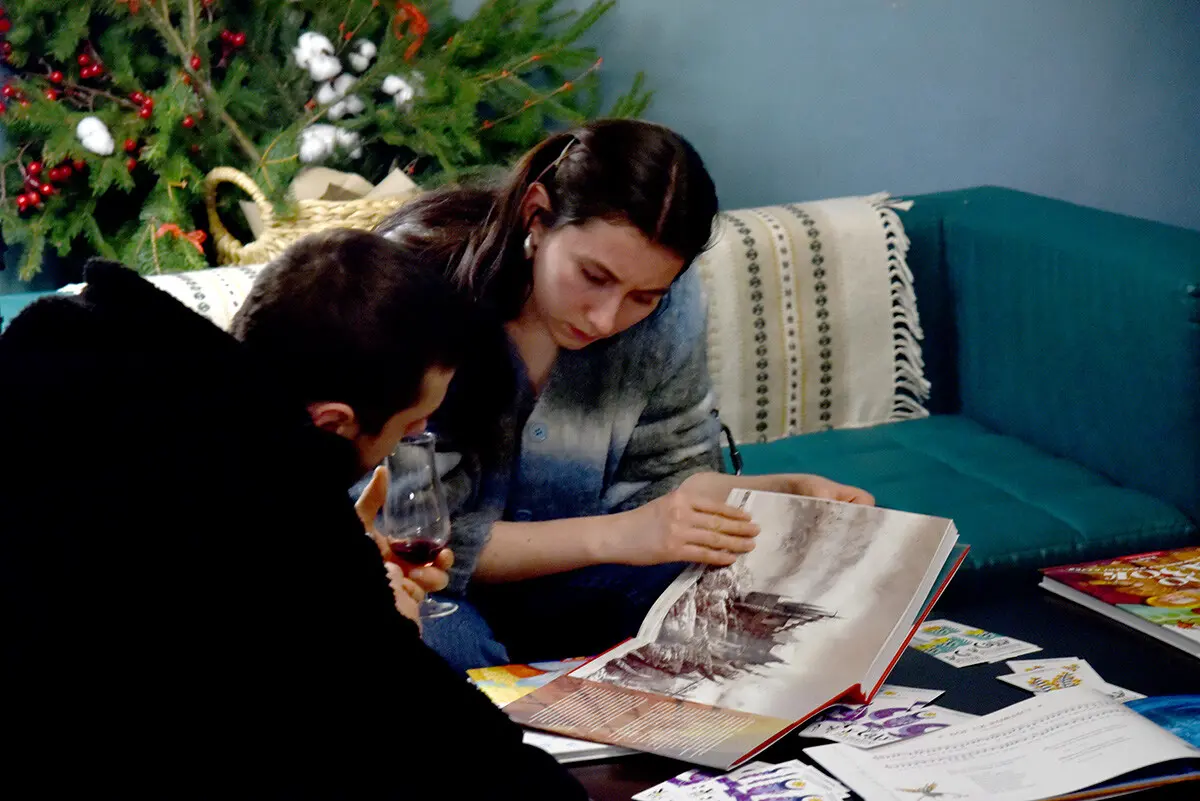 У Київській картинній галереї представили виставку творів трьох поколінь Примаченків 10