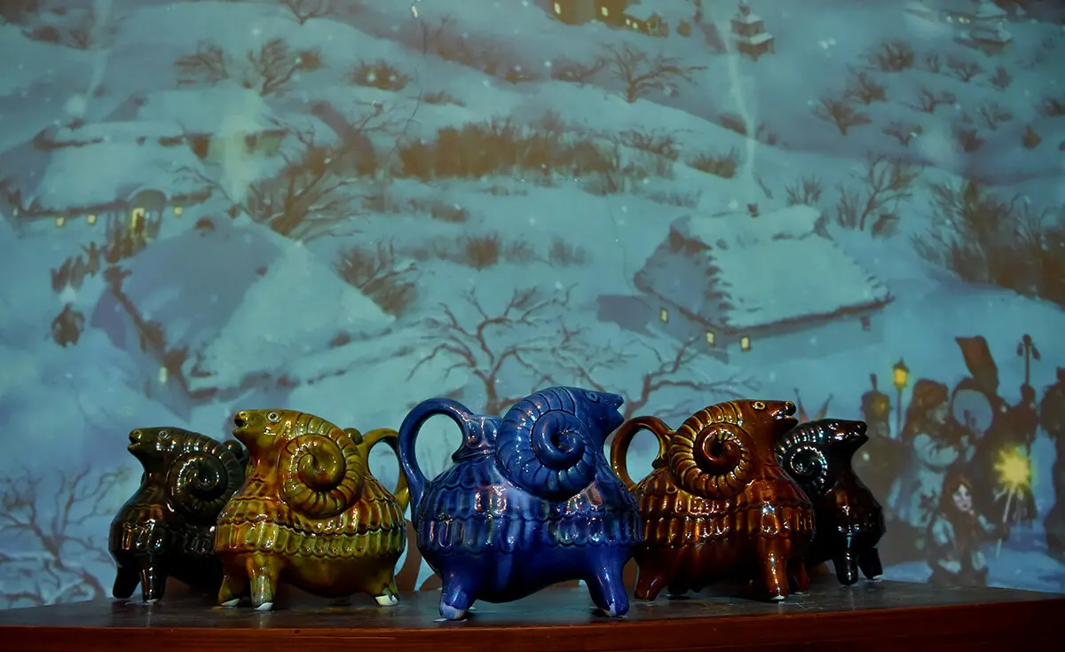 У Київській картинній галереї представили виставку творів трьох поколінь Примаченків 11