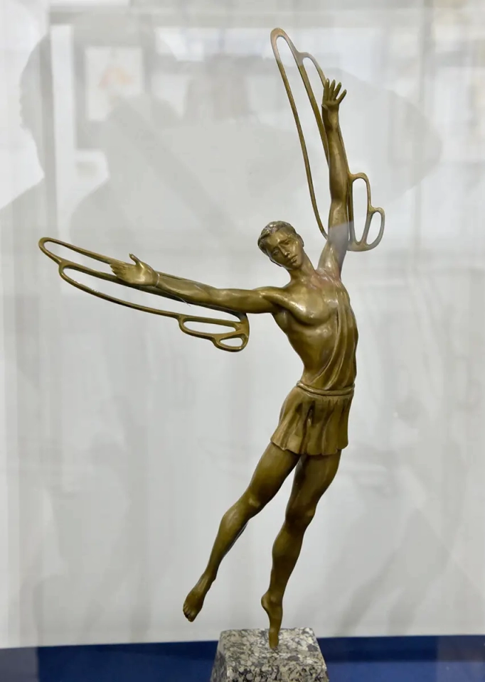 У столиці відкрилася масштабна виставка до 120-річчя легенди балету Сержа Лифаря - фото 16