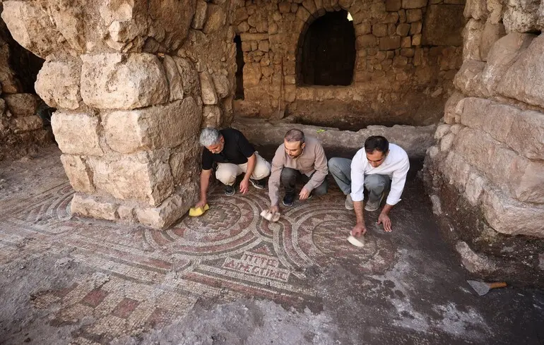 У Туреччині знайшли 1500-річну візантійську мозаїку - під час прибирання старого млина відкрили унікальну знахідку - новини світу 1