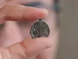 У Єрусалимі знайшли кулон з менорою віком 1300 років - фото 4