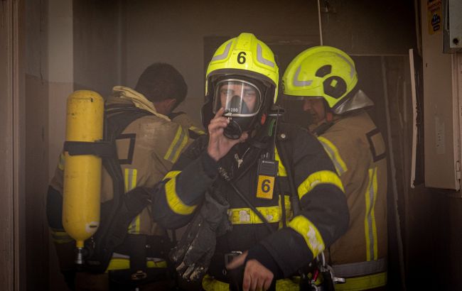 Удар дрона по Одесі в ніч на 26 грудня - пожежа на об’єкті інфраструктури 1