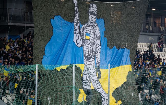 УЄФА покарав Україну за банер про Росію 1