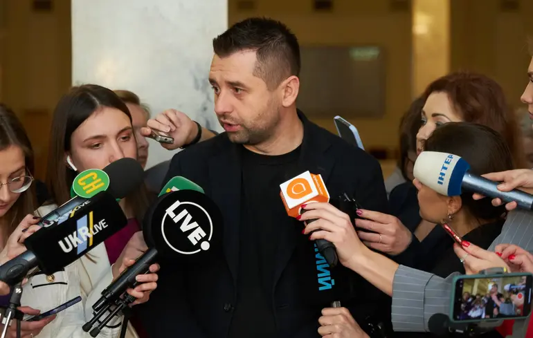 Вибори під час війни - вони можуть відбутися в гібридному форматі - що це значить 1