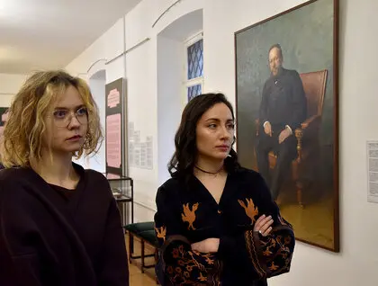 Від Острозької Біблії до донатів - у Києві презентували виставку До/Нації - фоторепортаж 8