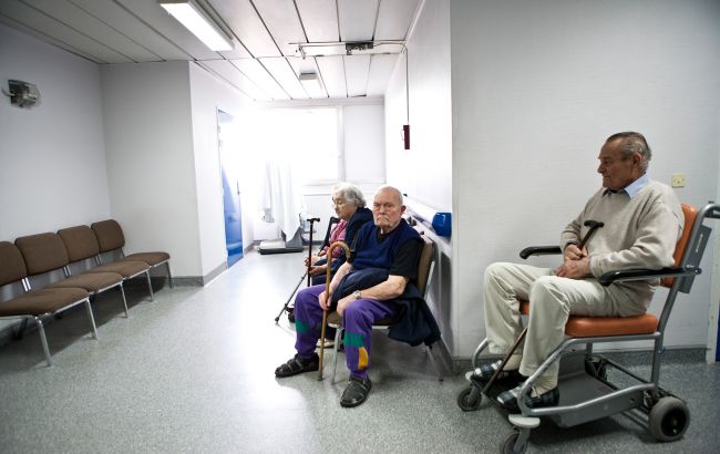 Відстрочка по догляду – чи можна отримати якщо у родичів немає інвалідності 1