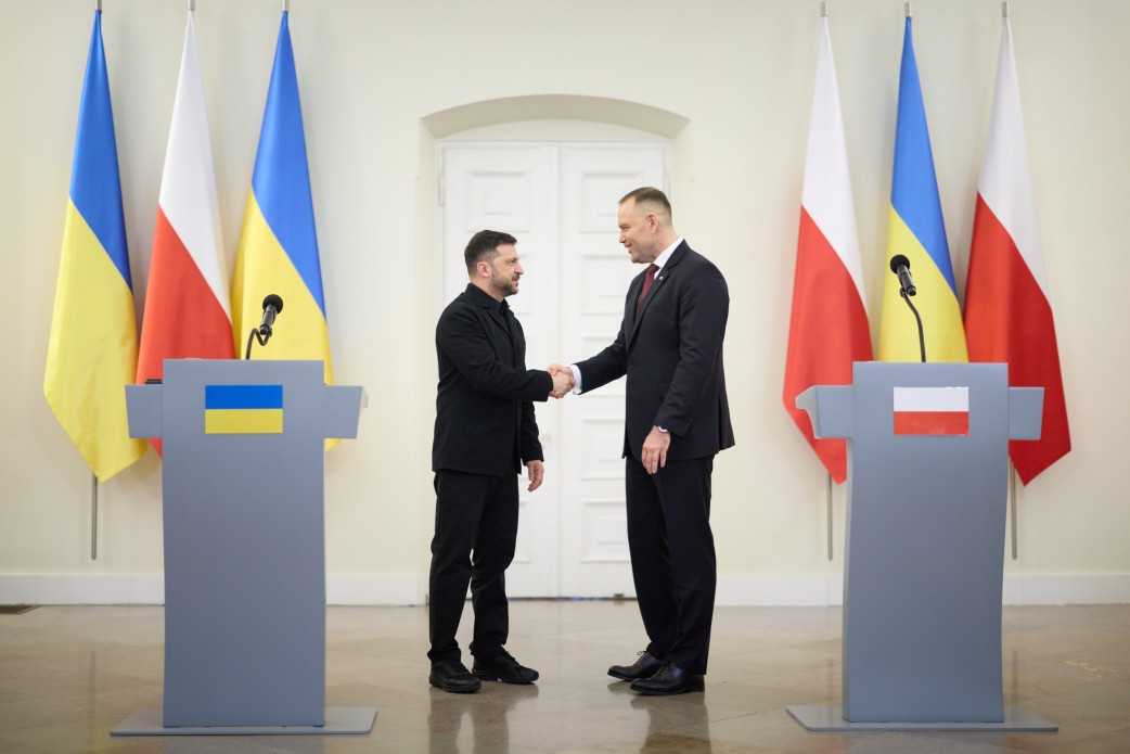 Винищувачі, вибори і історична пам'ять: про що говорили Зеленський і Навроцький 1