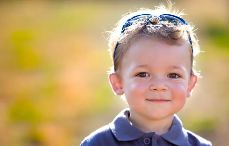 Чому не варто публікувати фото своєї дитини в соцмережах - Костенко назвав ризики - новини України 1