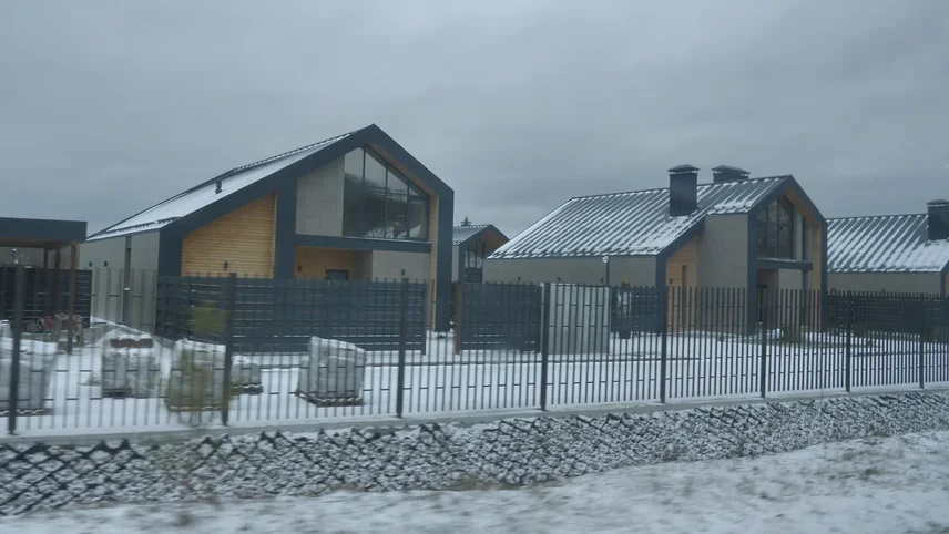 Дружина ексзаступника голови БЕБ Куртеги володіє маєтком і люксовим авто попри скромні доходи - розслідування Дружина ексзаступника голови БЕБ Куртеги володіє маєтком і люксовим авто попри скромні доходи - розслідування 3