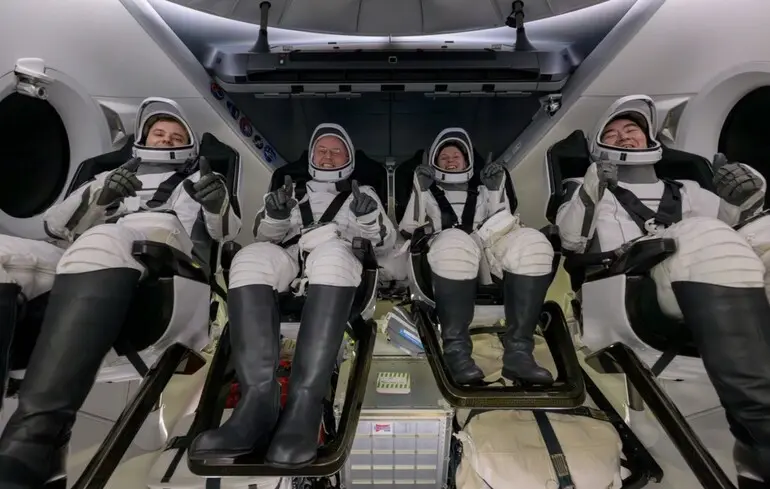 Екіпаж Crew-11 достроково повернувся на Землю - астронавтів евакуювали з МКС через проблеми зі здоров’ям - новини науки 1