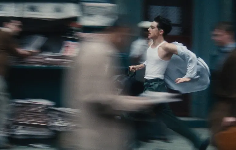 Фільм «Марті Супрім. Геній комбінацій» - Тімоті Шаламе грає роль життя в новому фільмі Джоша Сафді 1