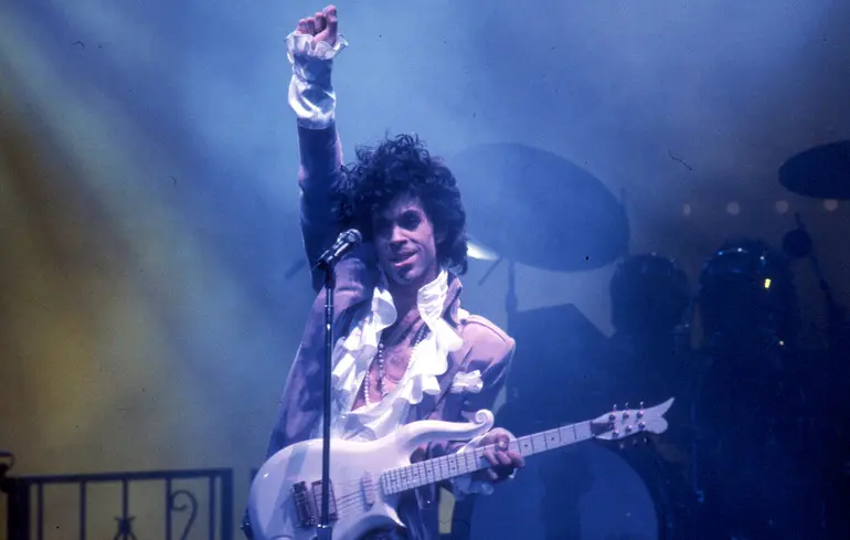 Фінал Дивних див підняв хіти 80-х в топи Spotify - прослуховування Прінса різко зросли серед зумерів - новини культури 1