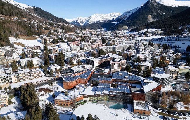 Гарантії безпеки - у Давосі Україну відсувають на другий план через Гренландію, пише FT 1