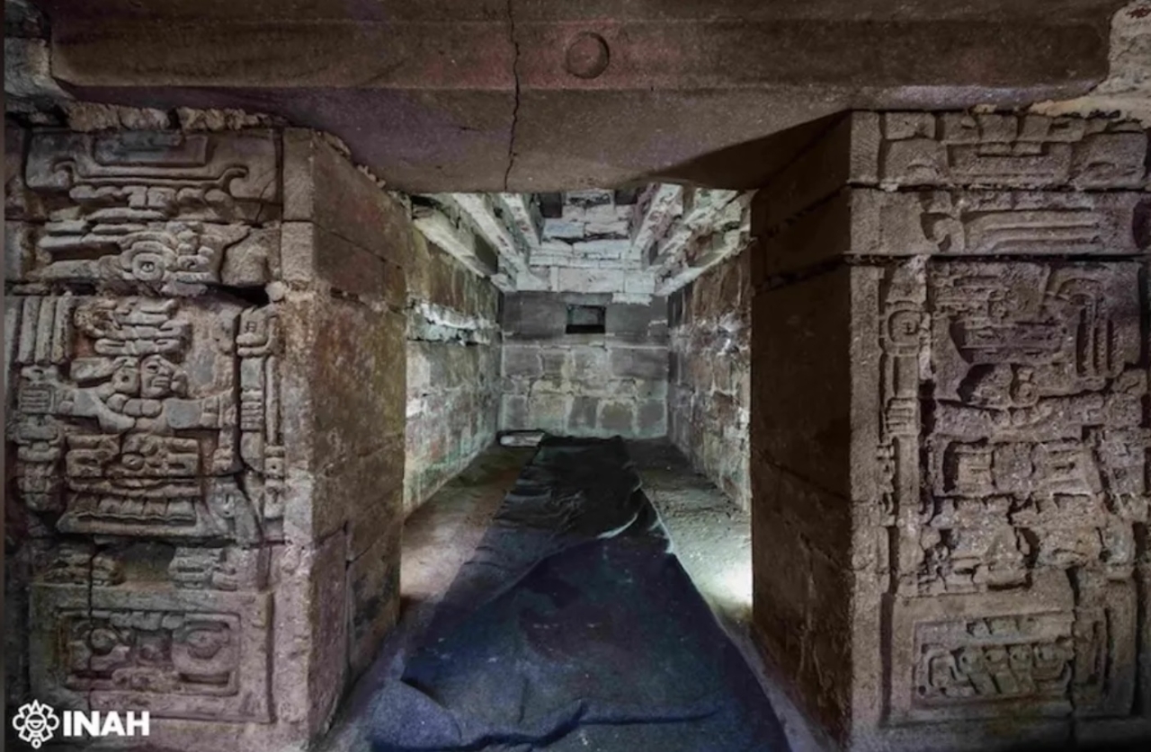 Гробниця зі статуєю сови - у Мексиці знайшли гробницю сапотекської цивілізації - фото 2