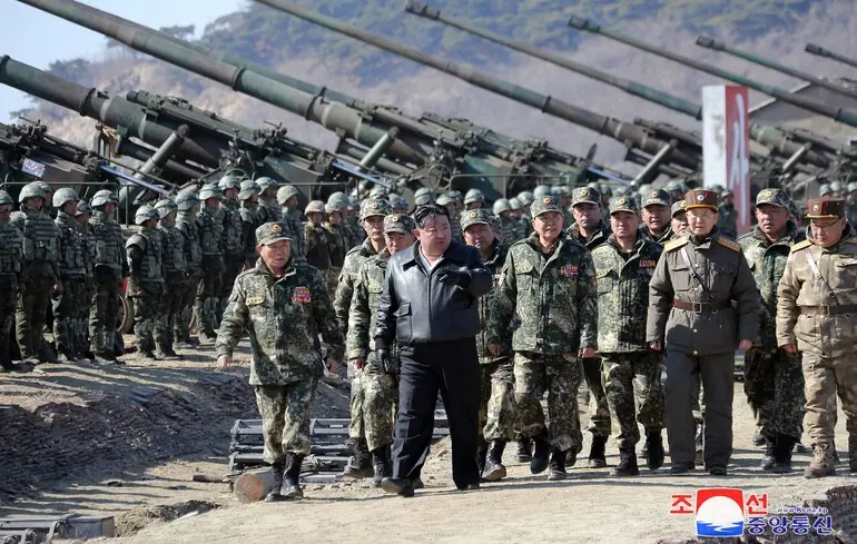 Кім Чен Ин розпорядився майже утричі наростити виробництво керованої зброї - Північна Корея - новини світ 1