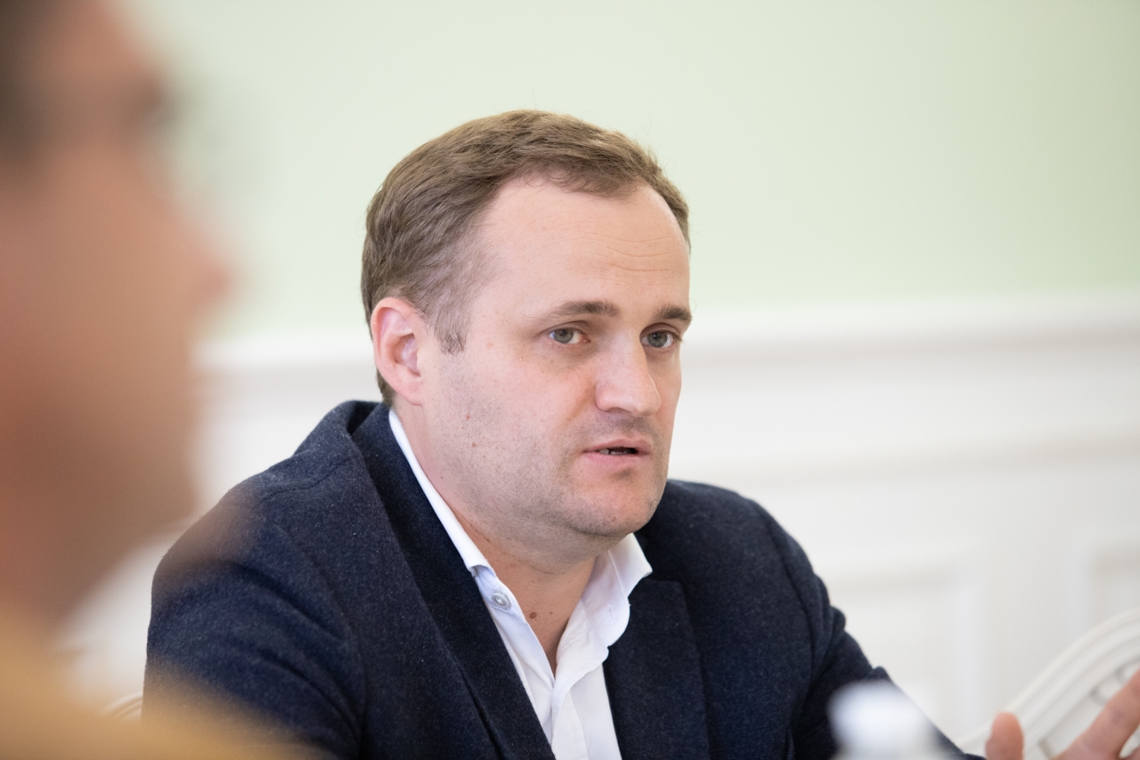 Кулеба: режим комендантської години не скасовується 1